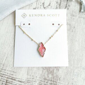 Kendra Scott Kinsley Raspberry Illusion Short Pendant Necklace in Gold